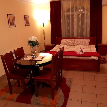 Guest House Villa Lord Novi Sad Bagian luar foto