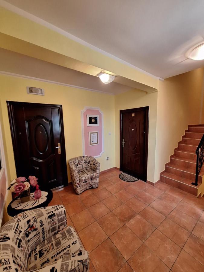 Guest House Villa Lord Novi Sad Bagian luar foto