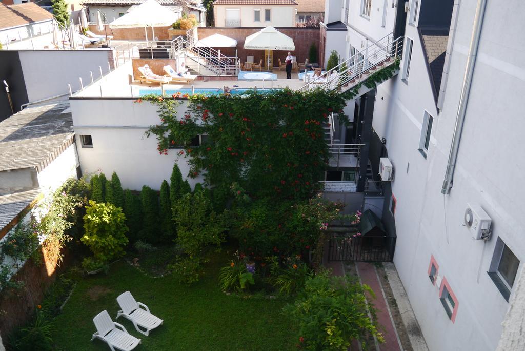 Guest House Villa Lord Novi Sad Bagian luar foto