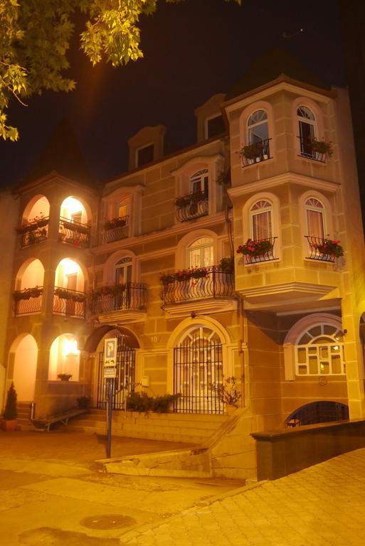 Guest House Villa Lord Novi Sad Bagian luar foto