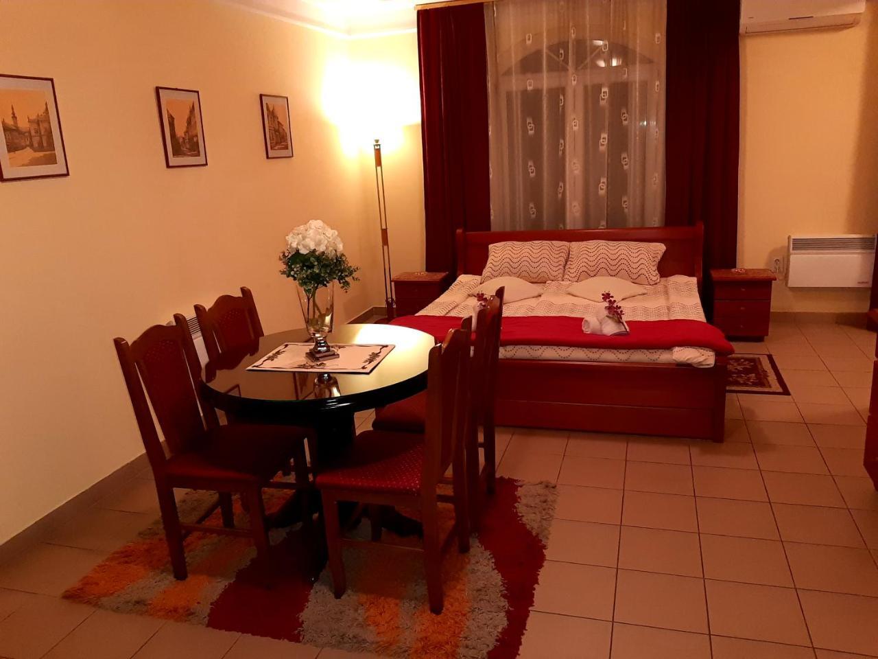 Guest House Villa Lord Novi Sad Bagian luar foto