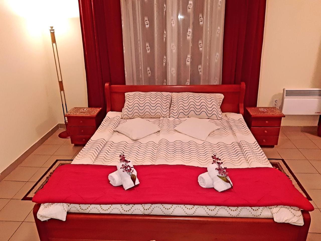 Guest House Villa Lord Novi Sad Bagian luar foto